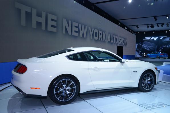 Ford Mustang 50 Year Limited Edition  - Newspress/divulgação