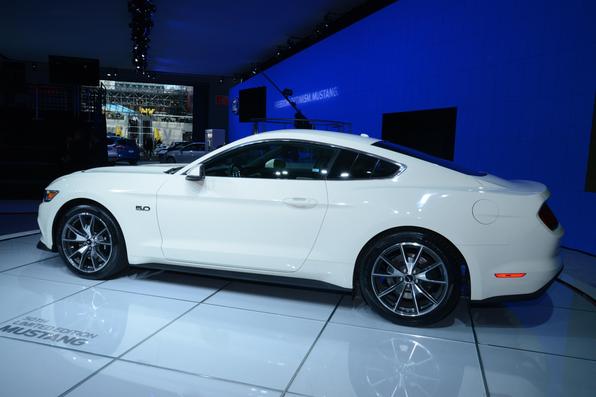 Ford Mustang 50 Year Limited Edition  - Newspress/divulgação