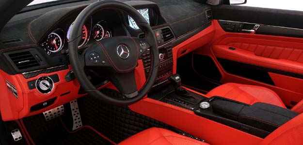 Muito couro vermelho e preto tornam o interior do Brabus ainda mais exclusivo (divulga&ccedil;&atilde;o)
