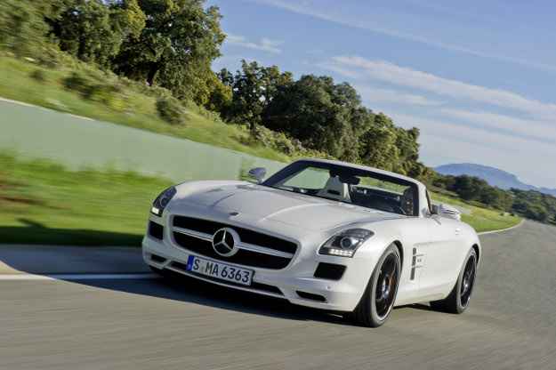 SLS Roadster, a vers�o convers�vel com capota de lona, � um verdadeiro sonho de consumo que custa R$ 775 mil (Divulga��o)