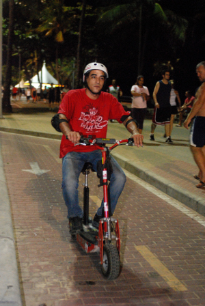 Para Eraldo, falta de ciclovia � um dos pontos negativos (Roberto Ramos/ DP/ D.A Press)