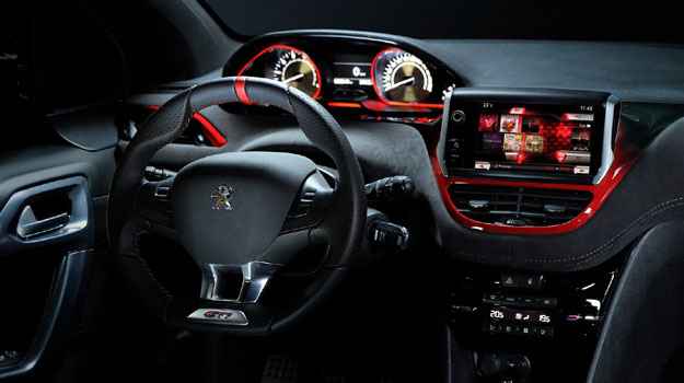 Interior do GTi com muito couro Nappa e iluminação LED no painel (Divulgação) Interior do GTi com muito couro Nappa e iluminação LED no painel (Divulgação)
