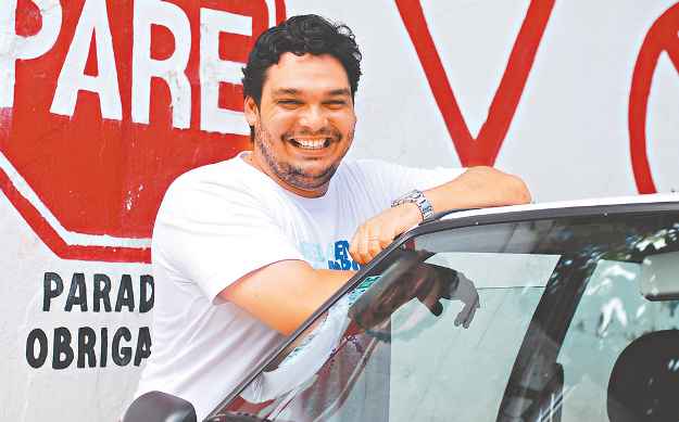 Para instrutor Ygor Valença, conhecer o funcionamento mecânico do carro é essencial (BLENDA SOUTO MAIOR/DP/D.A PRESS)