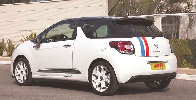 Design francês do DS3 é moderno, unindo esportividade e muito charme em suas linhas suaves. Itens de personalização estão presentes em todos os cantos do carro (Divulgação) Design francês do DS3 é moderno, unindo esportividade e muito charme em suas linhas suaves. Itens de personalização estão presentes em todos os cantos do carro (Divulgação)