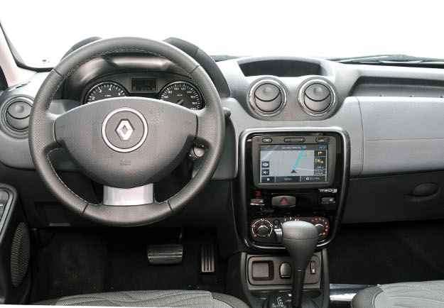 Tela de 7 polegadas no console central com GPS agrega mais tecnologia (Divulgação) Tela de 7 polegadas no console central com GPS agrega mais tecnologia (Divulgação)