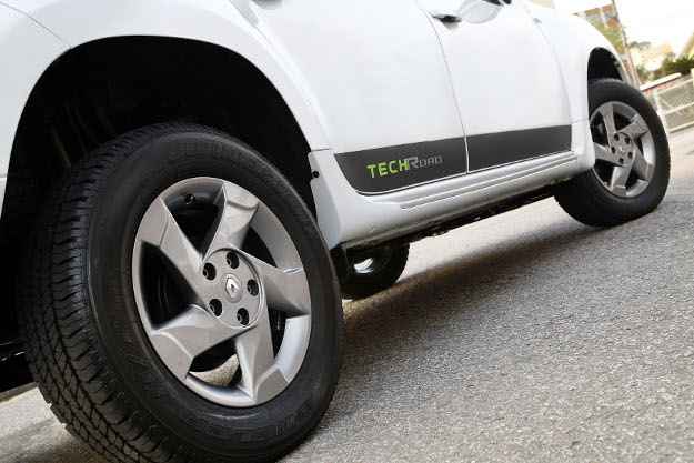 Faixa na lateral destaca o nome da versão: Tech Road (Divulgação) Faixa na lateral destaca o nome da versão: Tech Road (Divulgação)