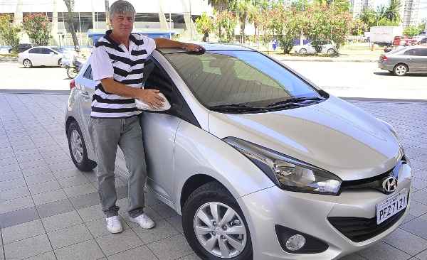 O empresário Adilson Naldi Grano já está curtindo o seu HB20  (Eduarda Bione/Esp DP/DA Press)