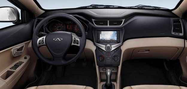 Interior conta com novo painel e tela sensível ao toque (Chery/Divulgação) Interior conta com novo painel e tela sensível ao toque (Chery/Divulgação)