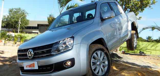 Carro tem ótimo desempenho em terrenos acidentados (Bruno Vasconcelos/DP/D.A Press) Carro tem ótimo desempenho em terrenos acidentados (Bruno Vasconcelos/DP/D.A Press)