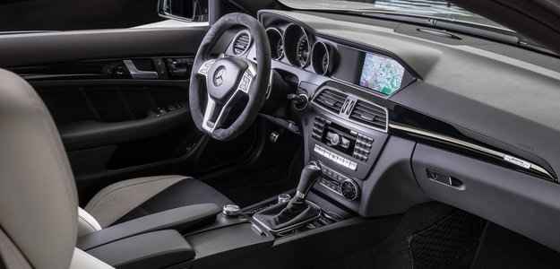 O equipamento para o interior inclue acabamento em couro (Mercedes-Benz/divulgação) O equipamento para o interior inclue acabamento em couro (Mercedes-Benz/divulgação)