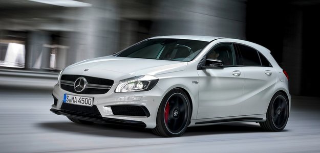 O novo A45 AMG traz motor 2.0 de quatro cilindros com 365 cv de pot�ncia (Mercedes-Benz/divulga��o)