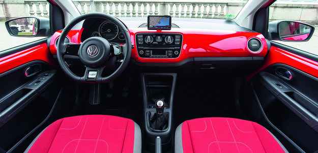 No interior há opção de bancos na cor vermelha (Volkswagen/Divulgacao) No interior há opção de bancos na cor vermelha (Volkswagen/Divulgacao)