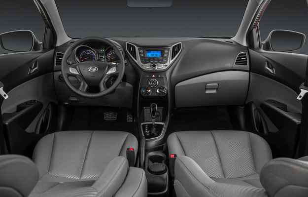 Interior da versão Premium tem acabamento de primeira e é recheada de equipamentos (Hyundai/divulgação) Interior da versão Premium tem acabamento de primeira e é recheada de equipamentos (Hyundai/divulgação)