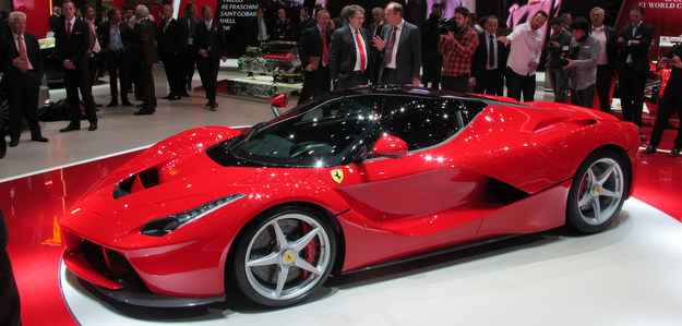 Ferrari movimenta jornalistas apaixonados (Jorge Moraes/DP/DAPRESS)