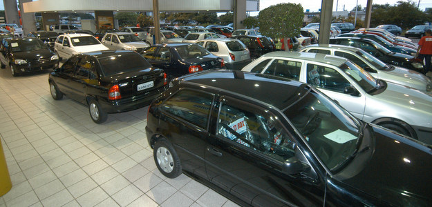 Primeira quinzena de março queda de 7,8% nas vendas de automóveis (Edvaldo Rodrigues/DP) Primeira quinzena de março queda de 7,8% nas vendas de automóveis (Edvaldo Rodrigues/DP)