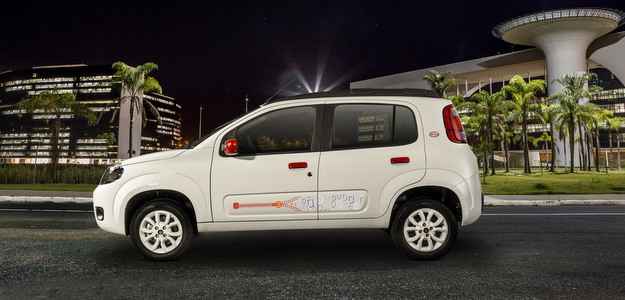 Novo Uno College traz propulsor 1.0 com 4 portas (Fiat/divulgação) Novo Uno College traz propulsor 1.0 com 4 portas (Fiat/divulgação)